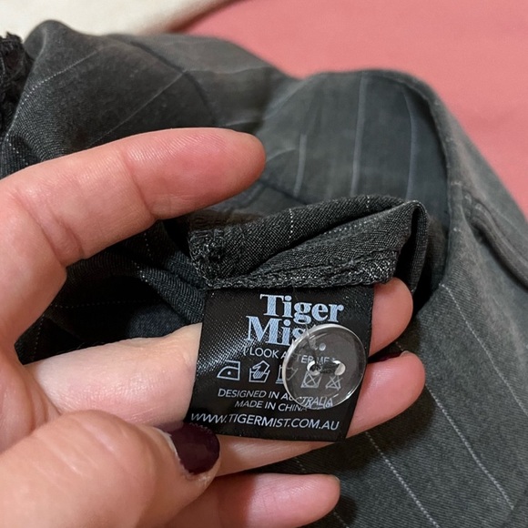 Tiger Mist Grey Pinstripe Wide Leg Pants, size M - Picture 6 of 7